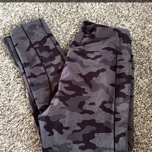 PINK Victoria's Secret Gray Camouflage Leggings
